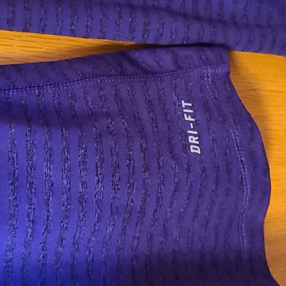 Nike Dri-Fit Running Purple Quarter Zip Jacket with Thumb holes Size XS - Picture 3 of 6